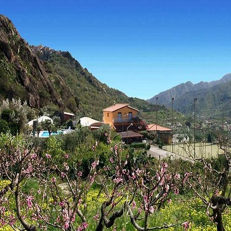 Agriturismo Ghiritina Франкавиля ди Сицилия Екстериор снимка