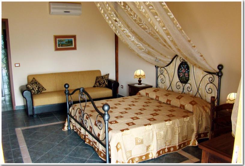 Agriturismo Ghiritina Франкавиля ди Сицилия Стая снимка
