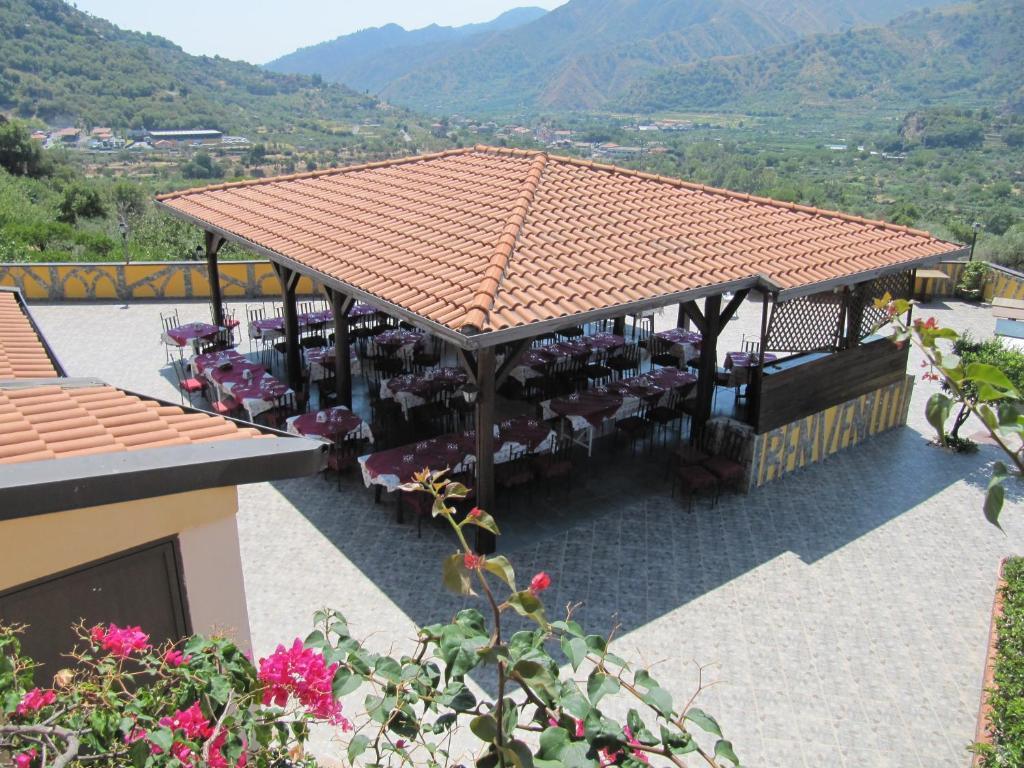 Agriturismo Ghiritina Франкавиля ди Сицилия Екстериор снимка